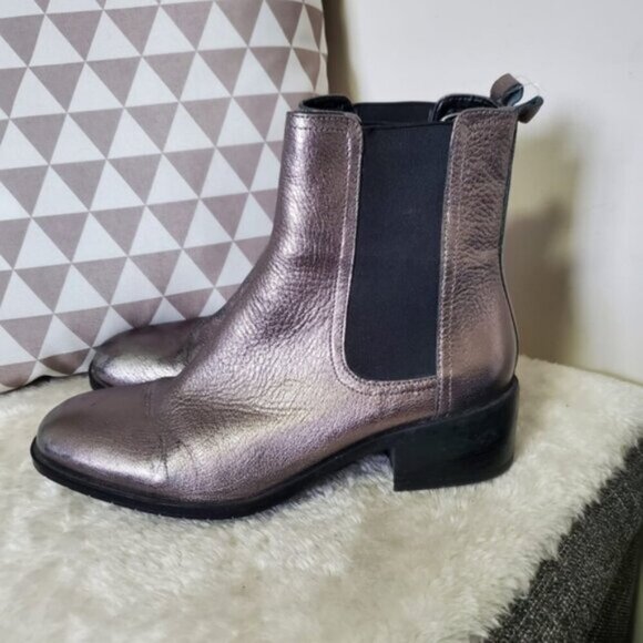 NWT Kenneth Cole Genuine Leather Brushed Metallic Chelsea Boots 8 - Picture 2 of 6